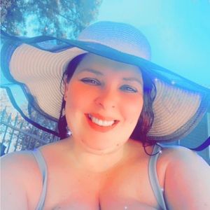 Meet your Posher, Deborah